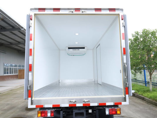 QINGLING ISUZU KV100 100P खाद्य मांस मछली परिवहन के लिए प्रशीतित ट्रक NKR फ्रीजर 5 टन THERMO KING RV380 प्रशीतन